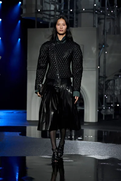 Look 9
